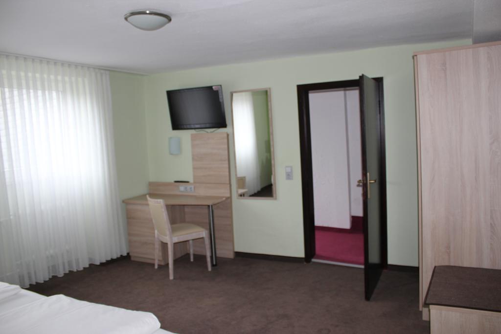 祖尔克罗恩莱茵酒店 博帕德 客房 照片